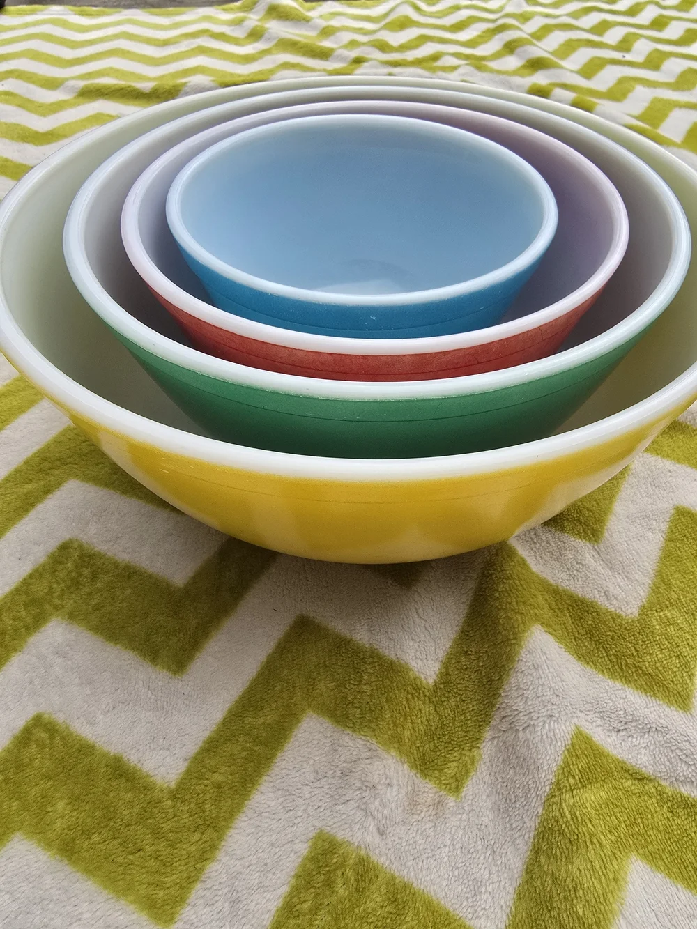 Vintage 1960 Pyrex Nesting Primary Color Mixing Bowl Set